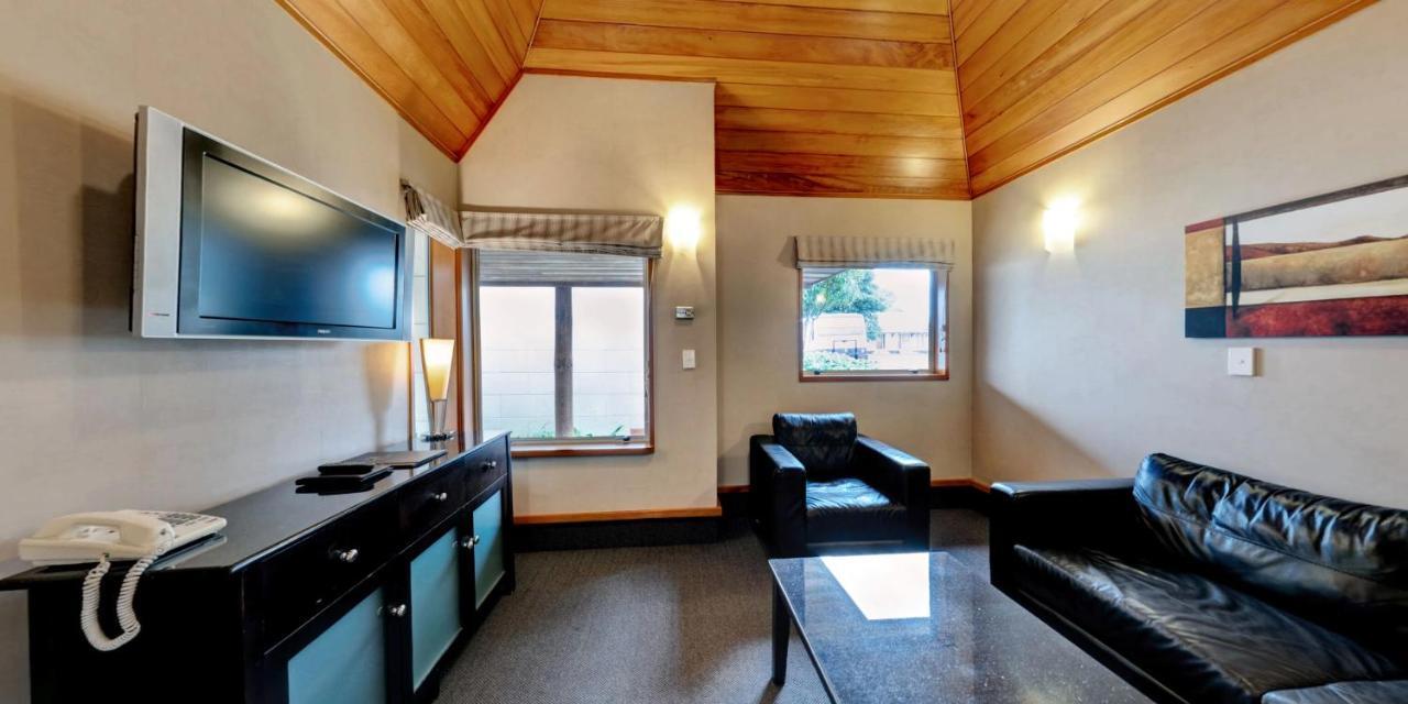 Distinction Te Anau Hotel&Villas Exterior foto