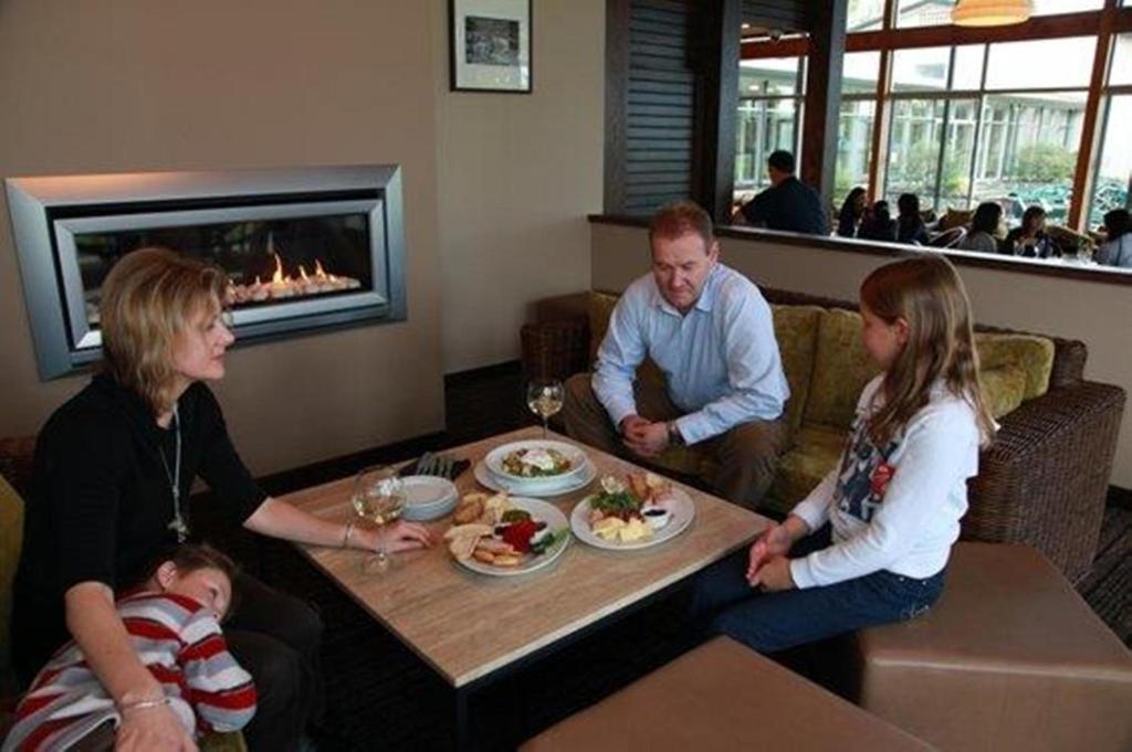 Distinction Te Anau Hotel&Villas Exterior foto