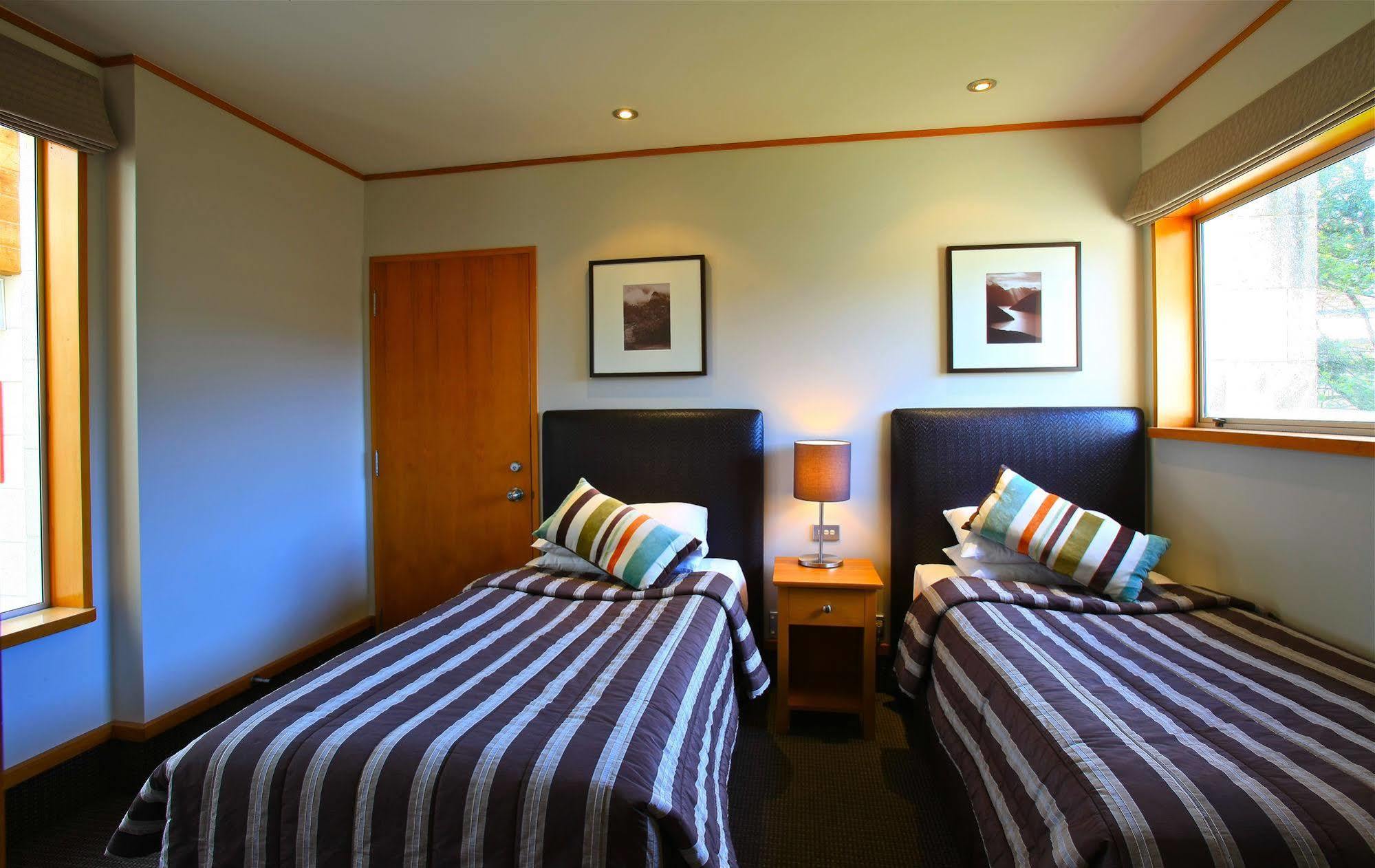 Distinction Te Anau Hotel&Villas Exterior foto