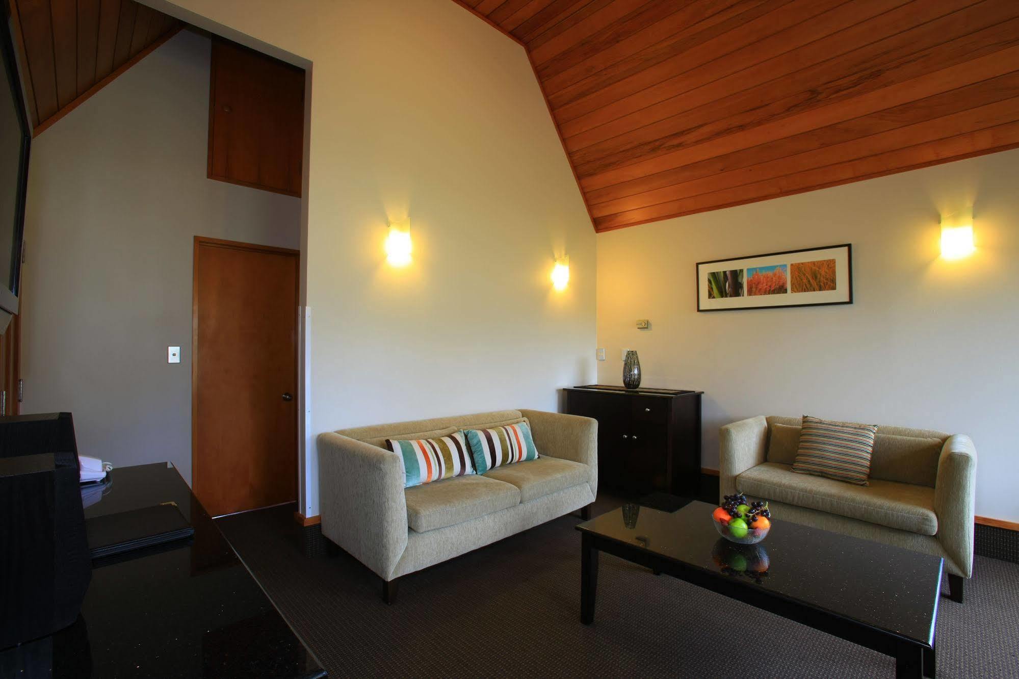 Distinction Te Anau Hotel&Villas Exterior foto